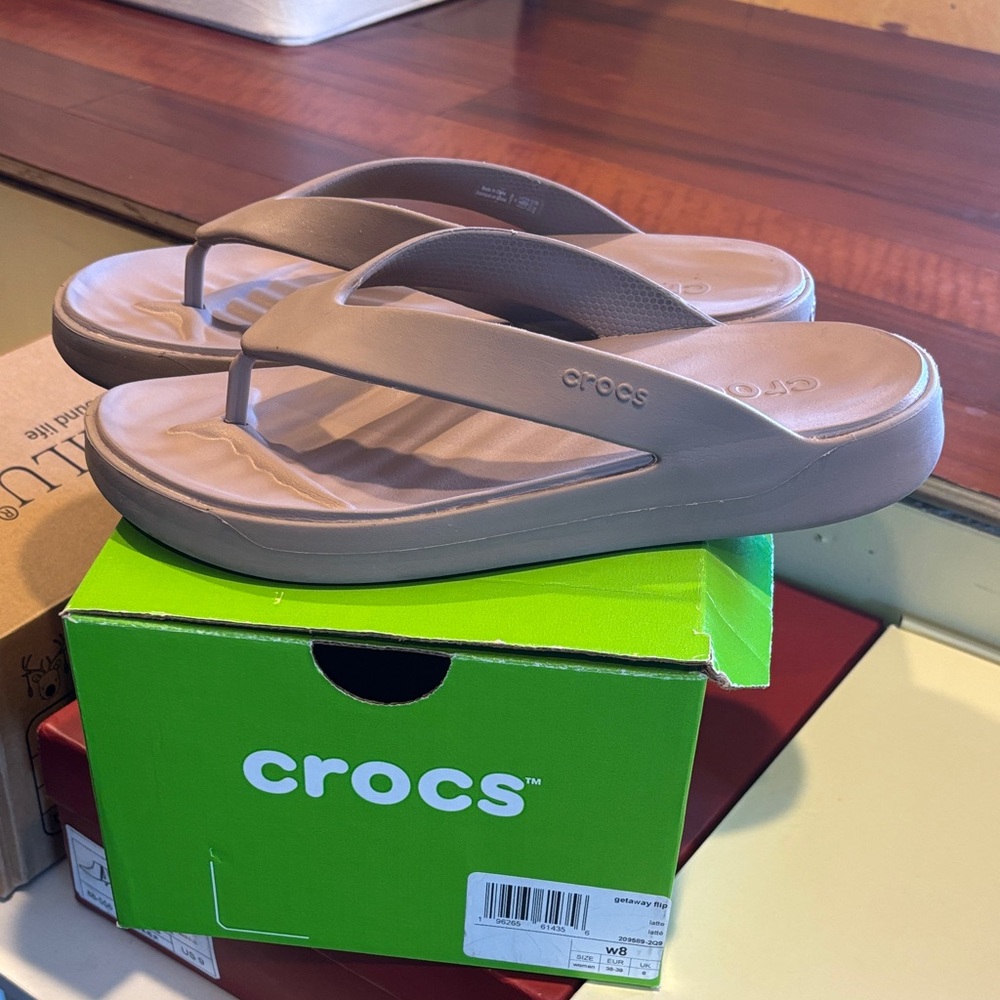 CROCS Beige Sandals size women’s 8.